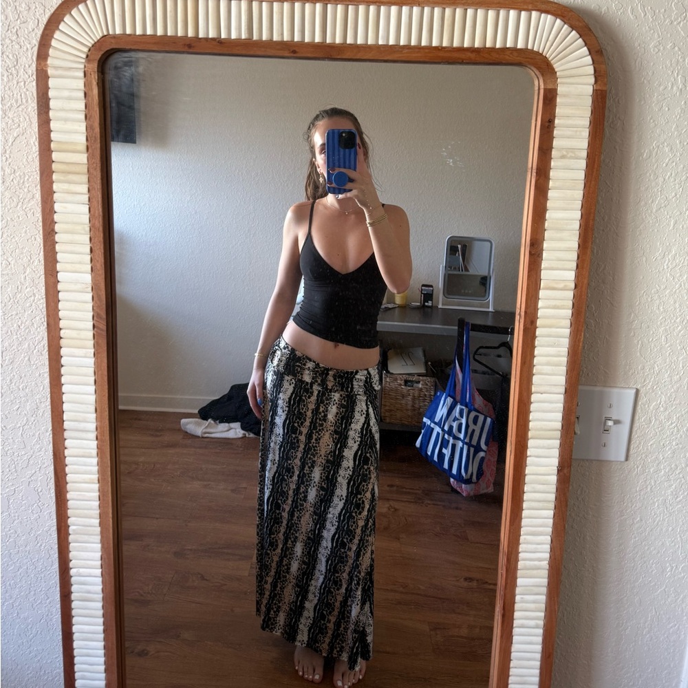 EUC Robert Louis Skirt